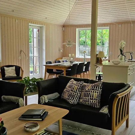 Cozy Just 300 M From Hove Asnæs