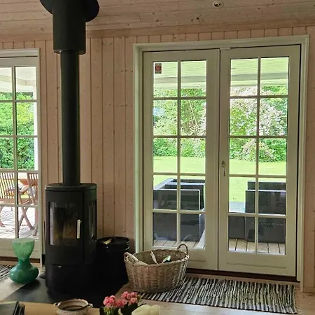 Cozy Just 300 M From Hove Asnæs