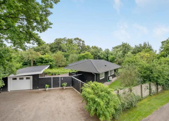 Cozy Just 300 M From Hove