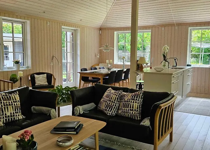 Cozy Just 300 M From Hove Asnæs