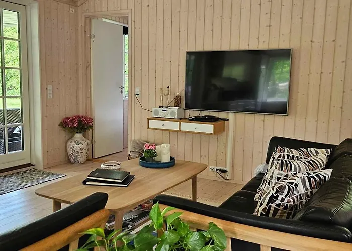 Σπίτι διακοπών Cozy Just 300 M From Hove Asnæs